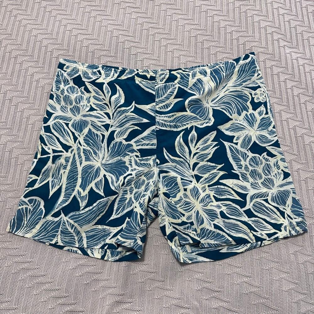 Pacific Scene green Hawaiian print swim shorts size L